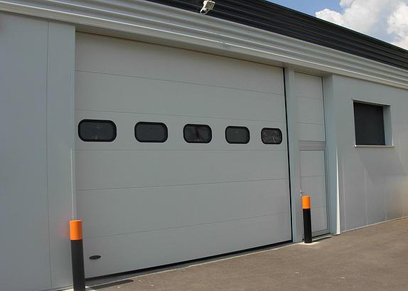 porte de garage industrielle
